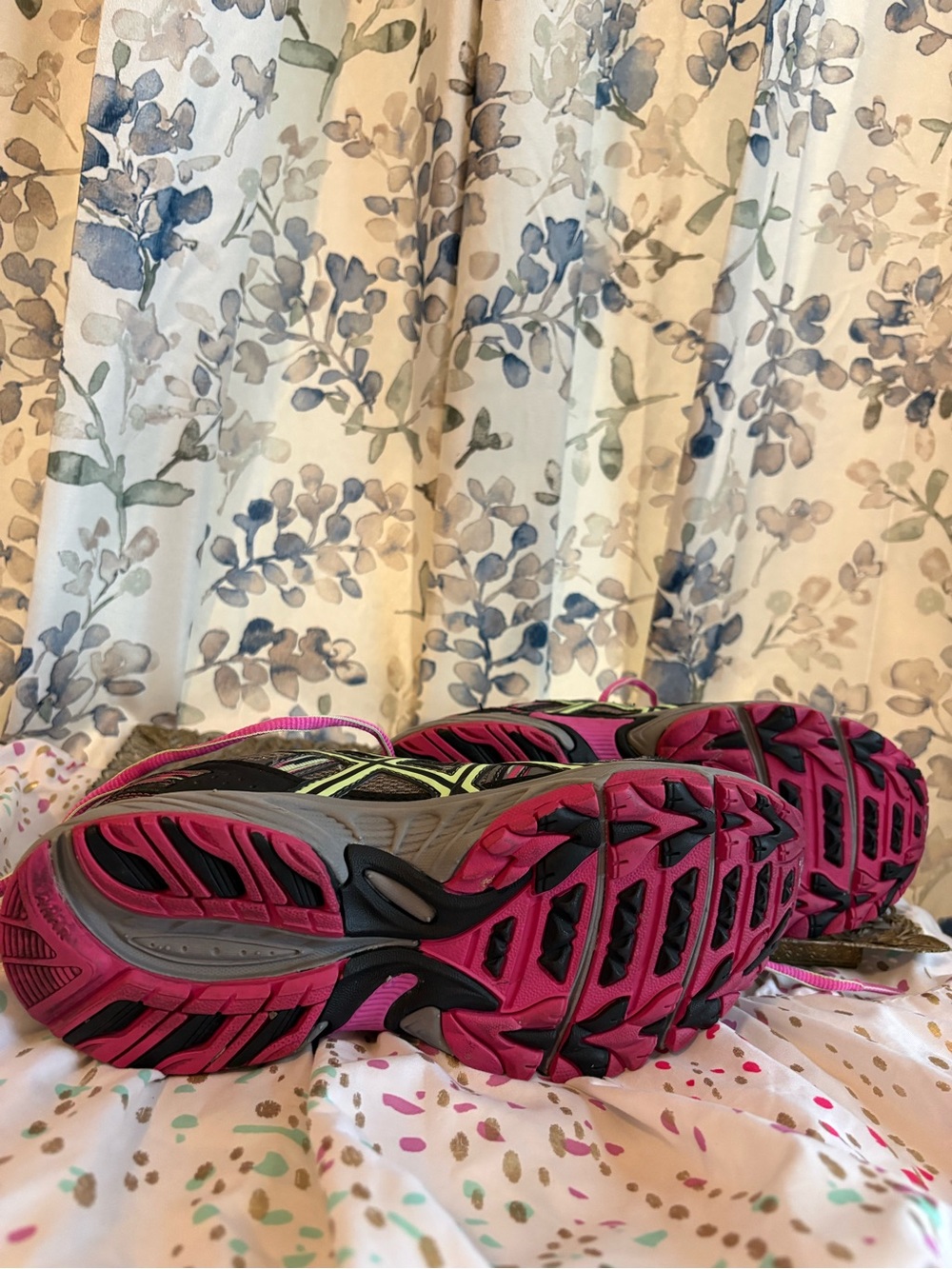 Asics GEL-VENTURE 5 Gray Athletic Shoes with Pink and Lime Accents - Picture 5 of 6